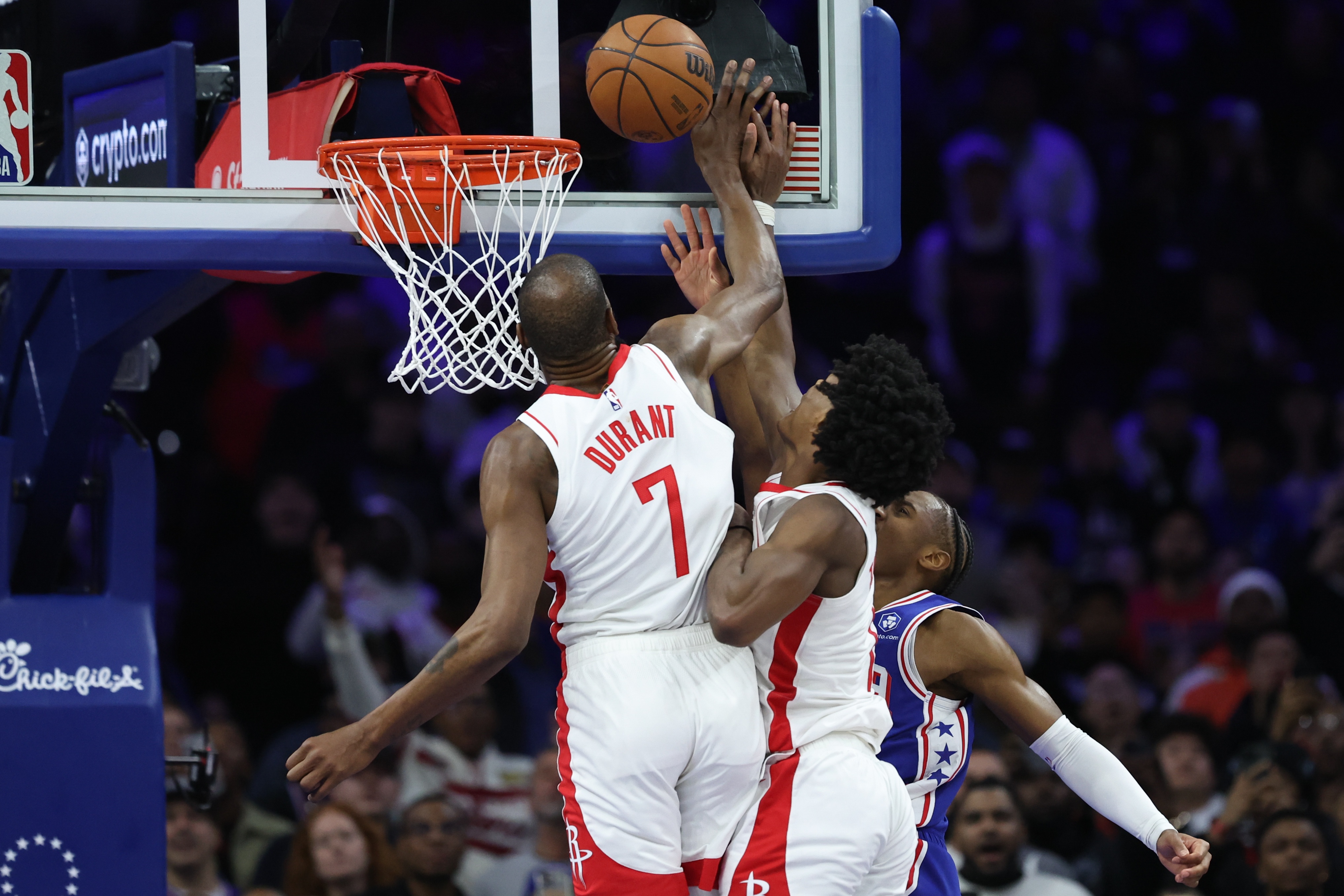 亚博体育APP-火箭76人裁判报告：漏吹杜兰特明显干扰球 加时杜兰特被犯规漏吹