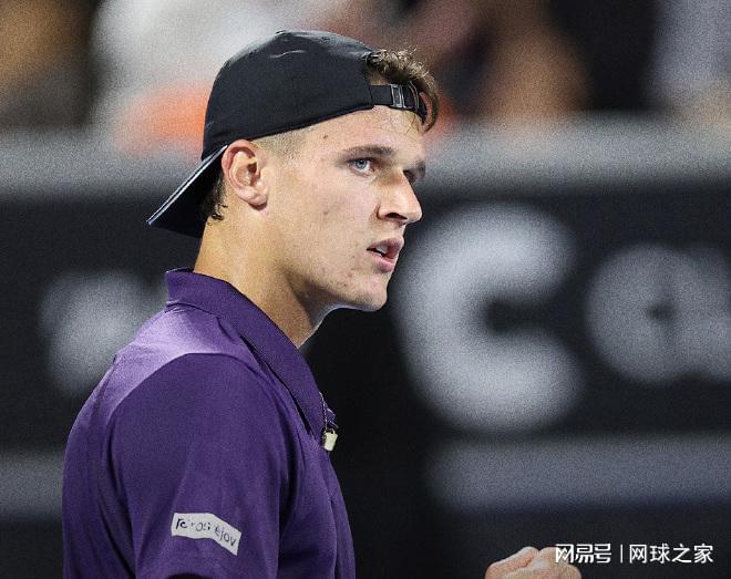 亚博体育平台-瓦大师不敌弗基纳,门大师降服马洛桑,姆博科进决赛,张帅再冲冠