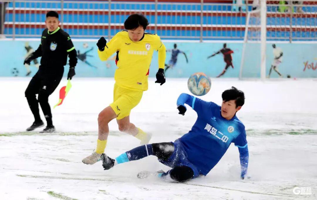 亚博-全胜夺冠！青岛二中足球队十一连胜捧起队史首座 “市长杯”