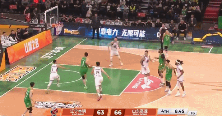 亚博-杨鸣：第四节关键球总是差一口气 这种情况连续出现大家会有点阴影